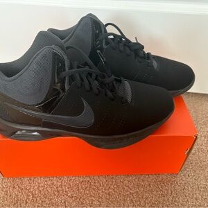 Nike - Men's Air Visi Pro VI Nubuck Basketball Sneakers.  Size 9.5M.  Brand new